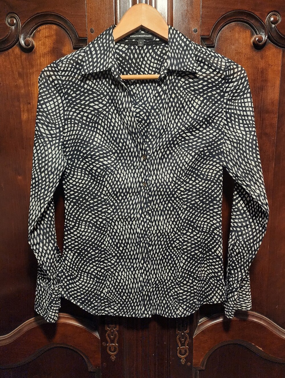 EXPRESS - Black & White Long Sleeve Blouse